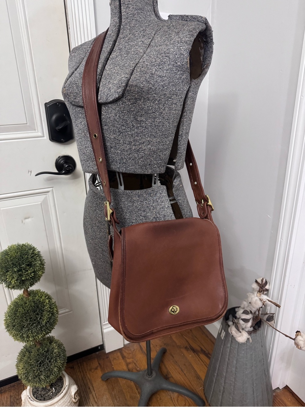 VTG Coach Stewardess 9525 British Tan Leather Shoulder Bag